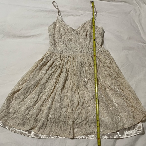 Pins + Needles Cream Lace Dress - Picture 7 of 8